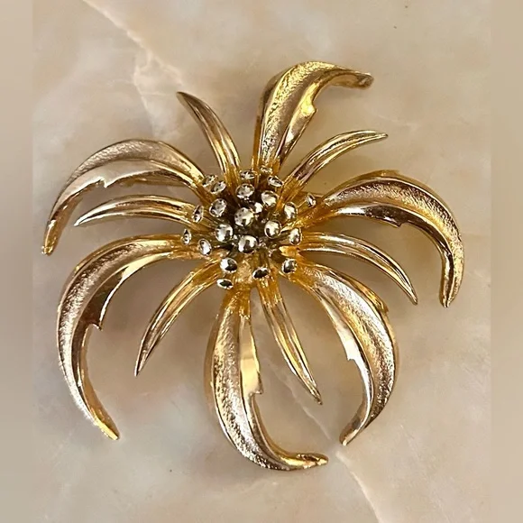 MARBOUX Chrysanthemum Brooch Vintage Marcel Boucher - Picture 3 of 9
